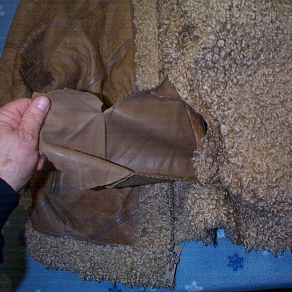 Well worn womens winter coat , good for the farm - Picture 7 of 7